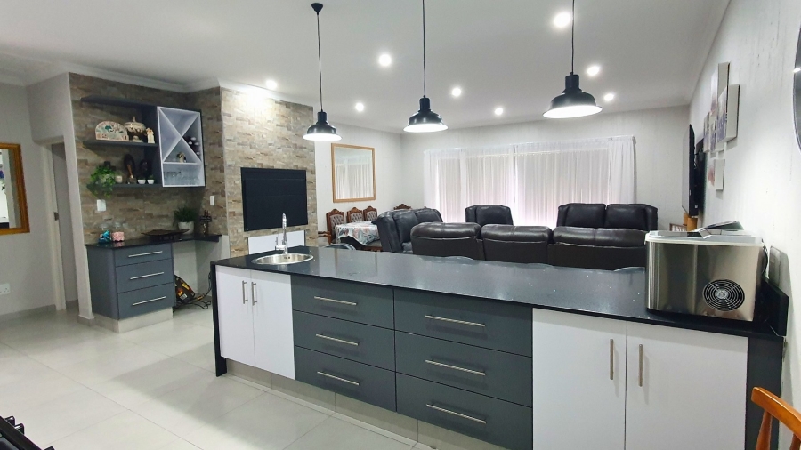 3 Bedroom Property for Sale in Dana Bay Western Cape